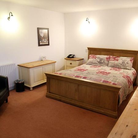 The White Hart Hotel Sherington Buitenkant foto
