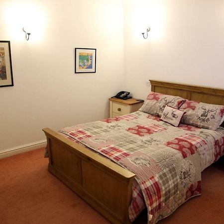 The White Hart Hotel Sherington Buitenkant foto