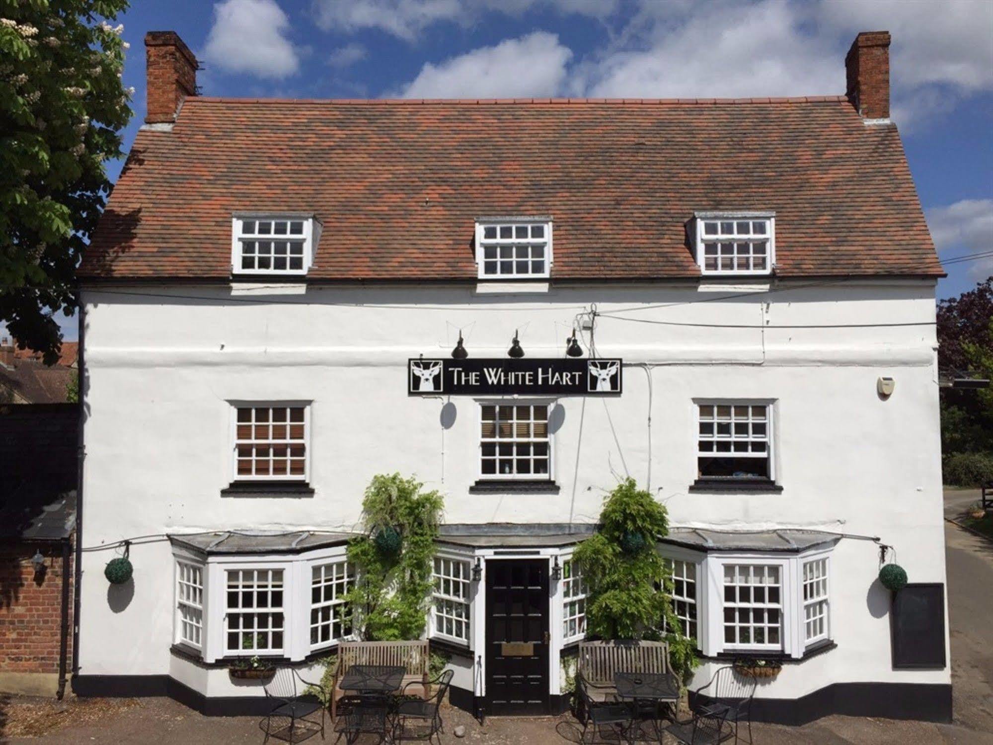 The White Hart Hotel Sherington Buitenkant foto