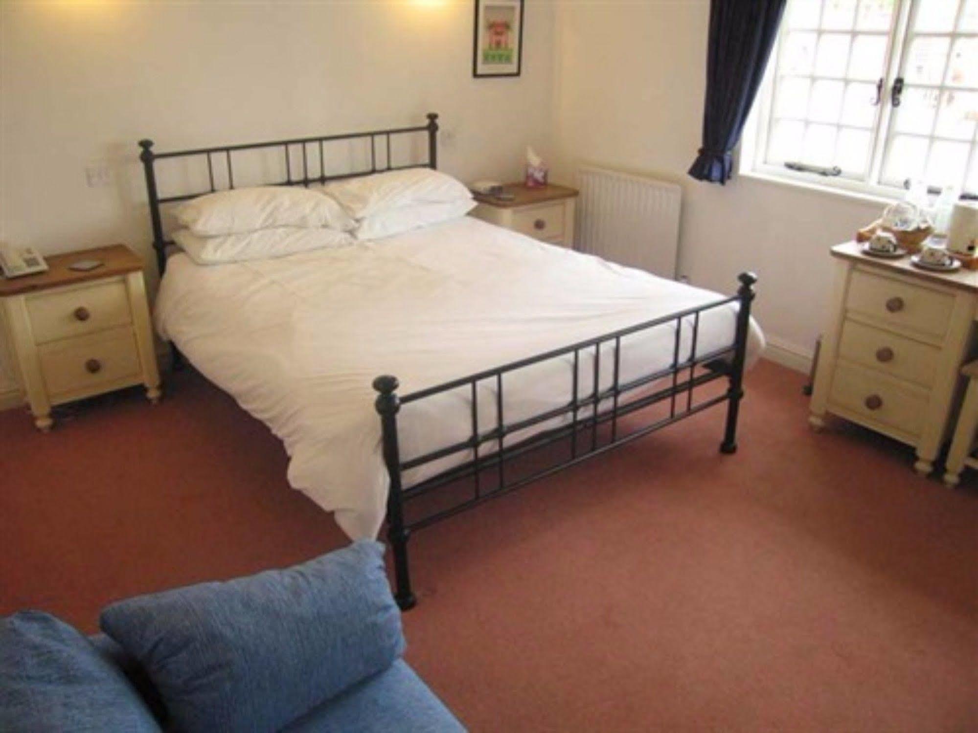The White Hart Hotel Sherington Buitenkant foto