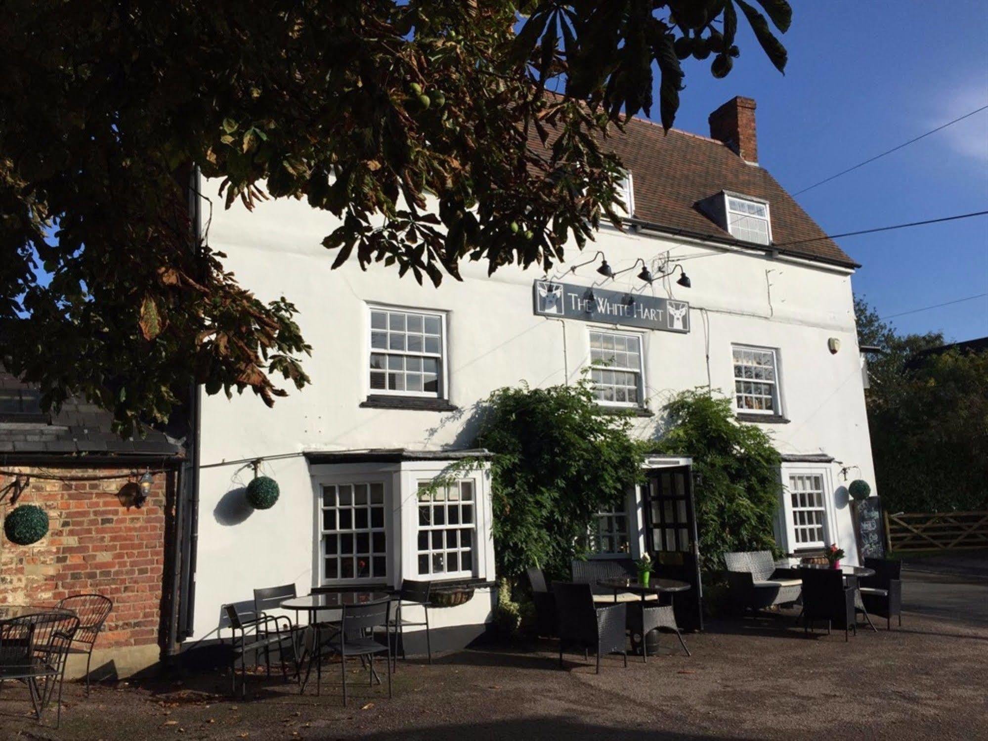 The White Hart Hotel Sherington Buitenkant foto