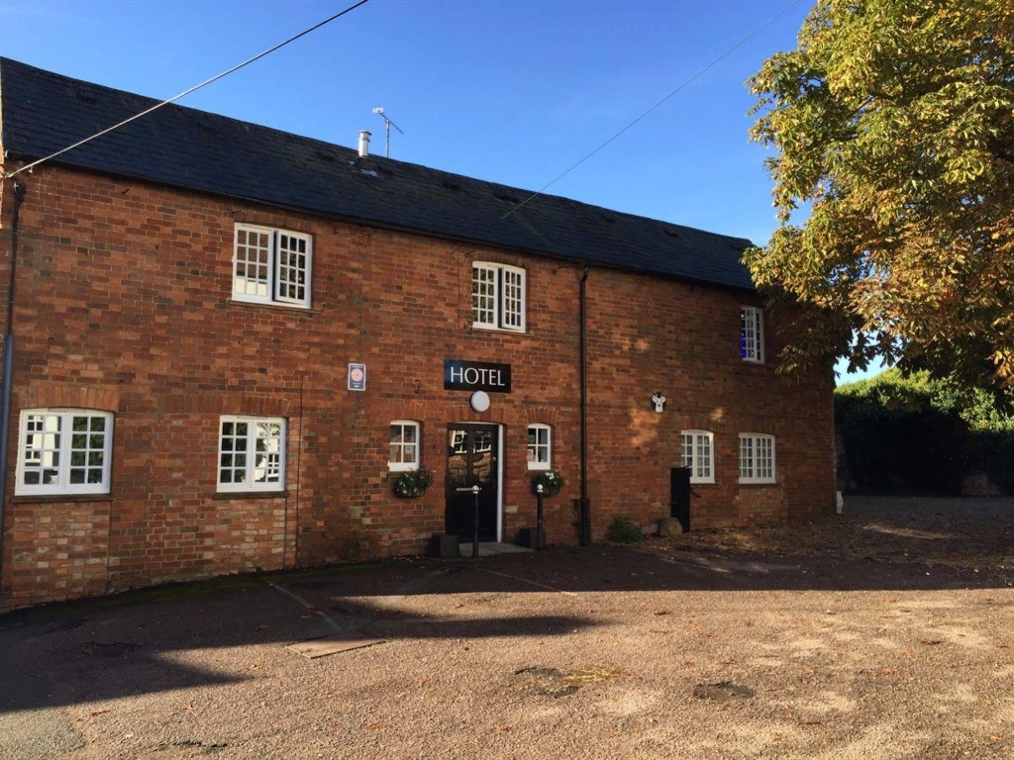 The White Hart Hotel Sherington Buitenkant foto