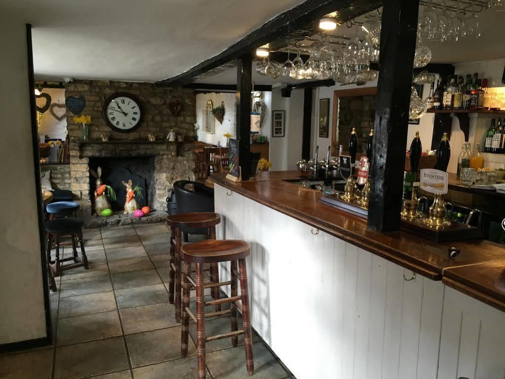 The White Hart Hotel Sherington Buitenkant foto