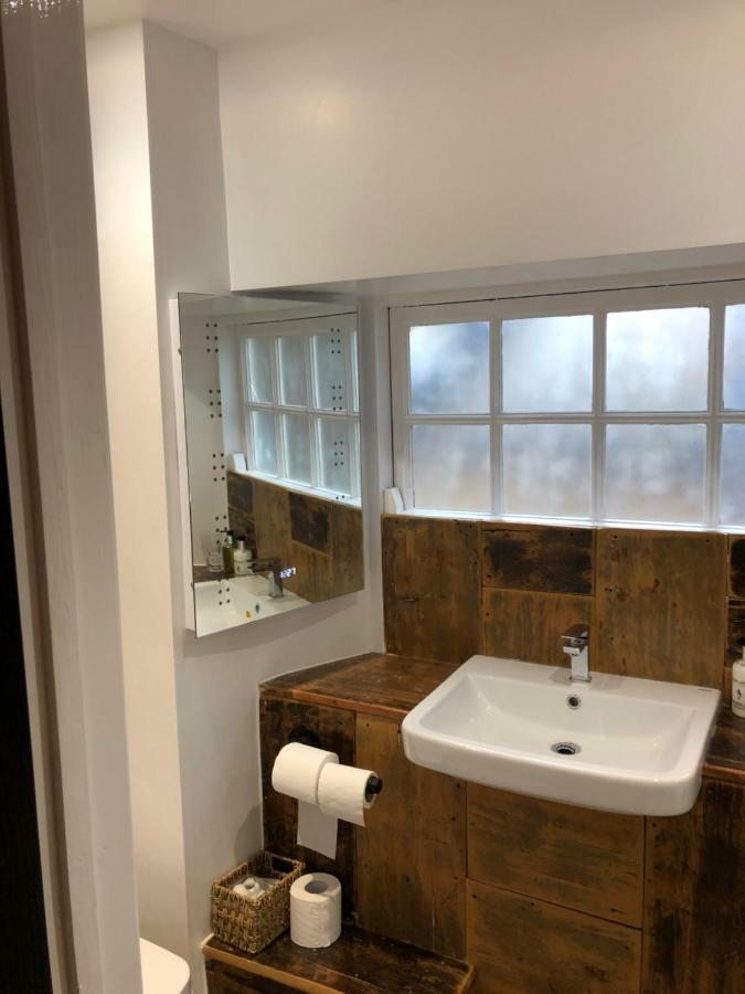 The White Hart Hotel Sherington Buitenkant foto