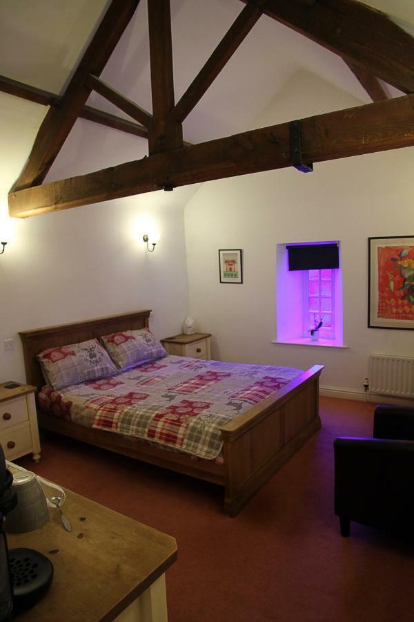 The White Hart Hotel Sherington Buitenkant foto