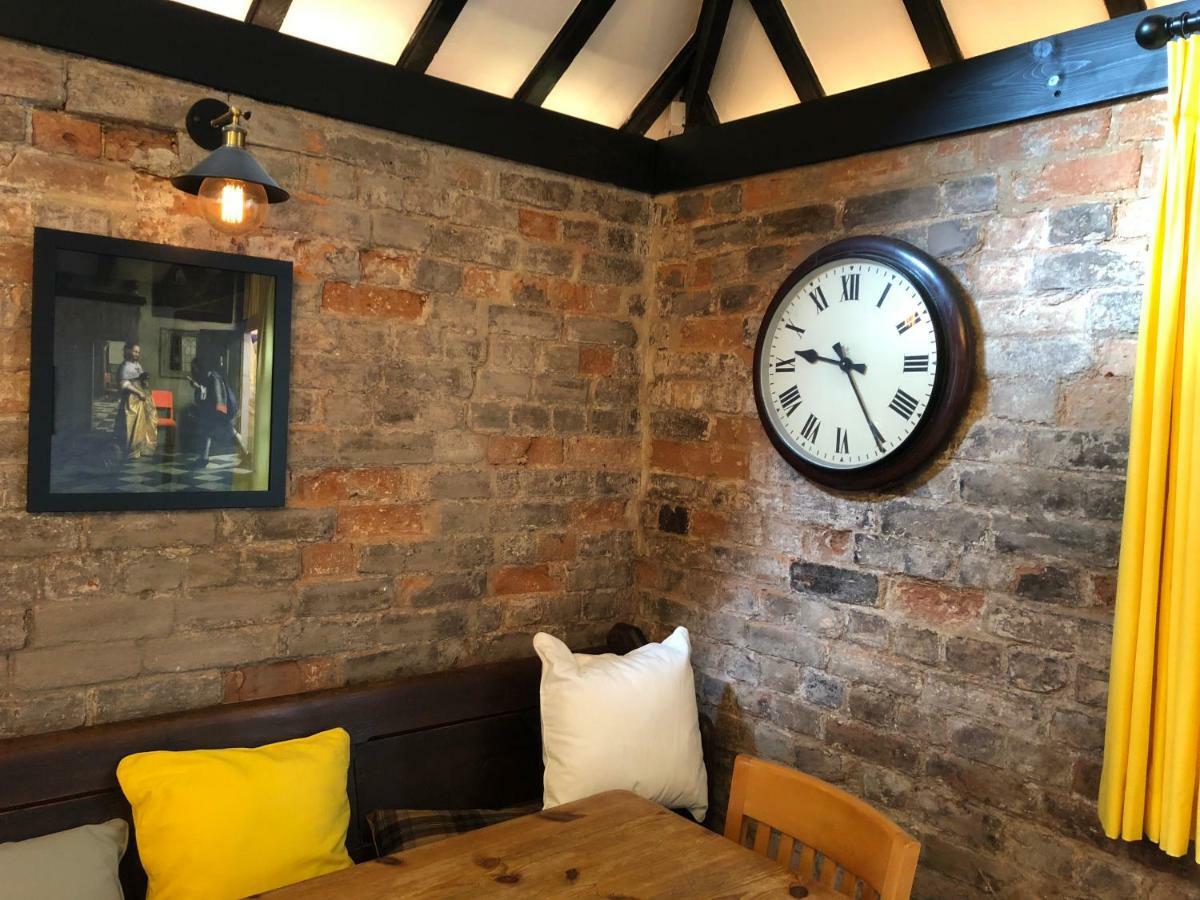The White Hart Hotel Sherington Buitenkant foto